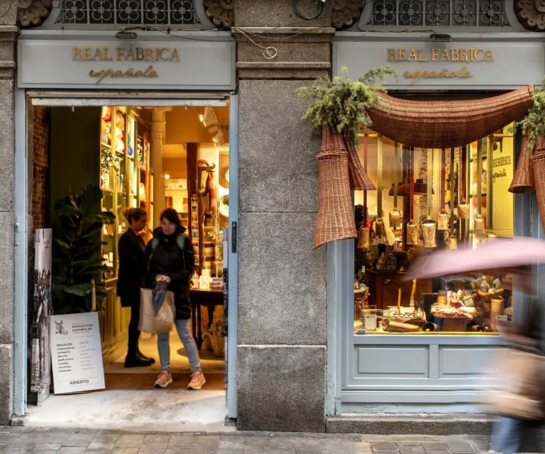 tienda chueca real fabrica madrid 768x640